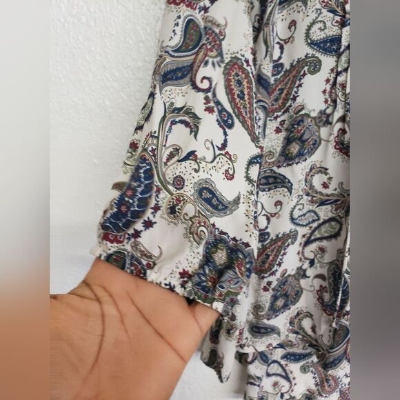 Black Rainn Paseley Blouse with Lace Up Tie and V panel on the back Size S - Picture 2 of 8